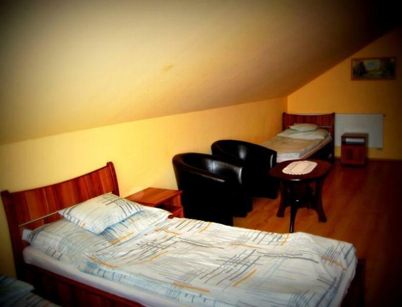 Viktor Vendégház és Apartmanház Baktaloranthaza Extérieur photo
